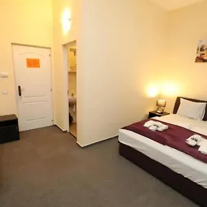 Hotel California Budapest