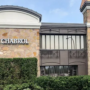 Le Chabrol & 3*, Montreal Canada